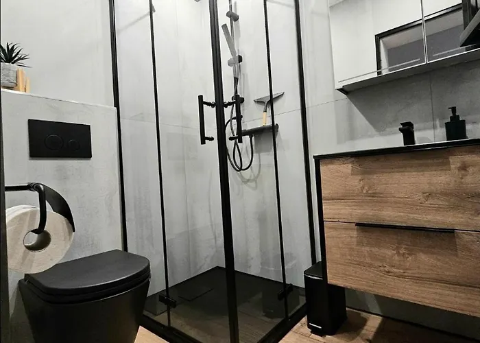 Gipfelpanorama Mit Berg- Und Seeblick, Boxspringbett Mit Ausfahrbarem Tv Winterberg