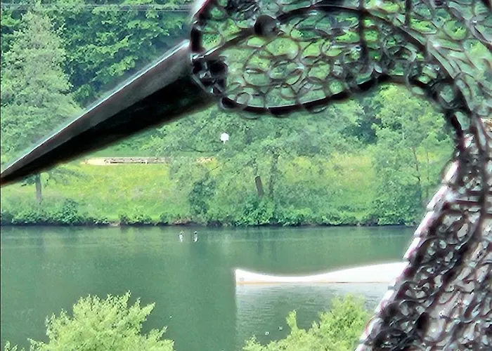 Gipfelpanorama Mit Berg- Und Seeblick, Boxspringbett Mit Ausfahrbarem Tv *