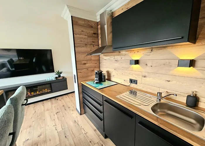 Gipfelpanorama Mit Berg- Und Seeblick, Boxspringbett Mit Ausfahrbarem Tv *